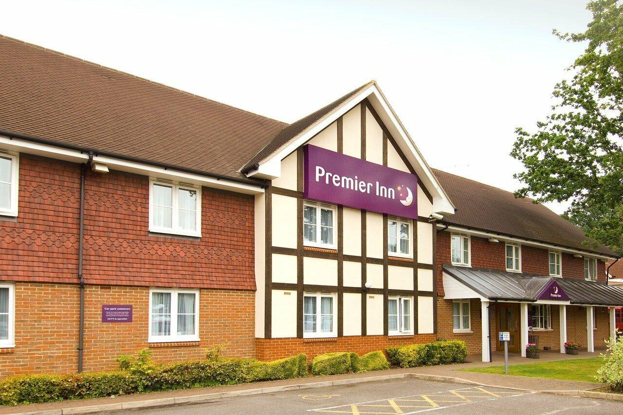 Premier Inn London Gatwick Airport East Crawley  Bagian luar foto