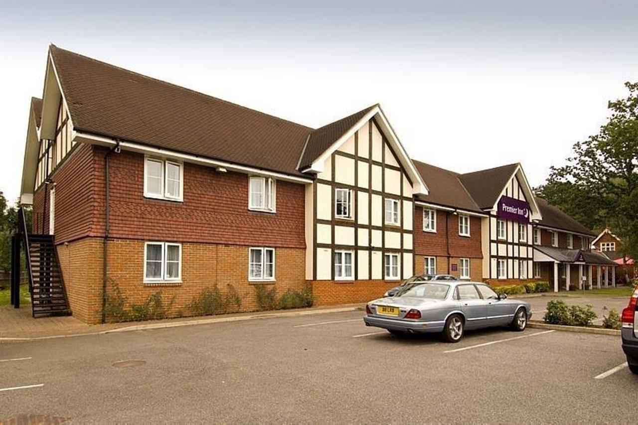 Premier Inn London Gatwick Airport East Crawley  Bagian luar foto