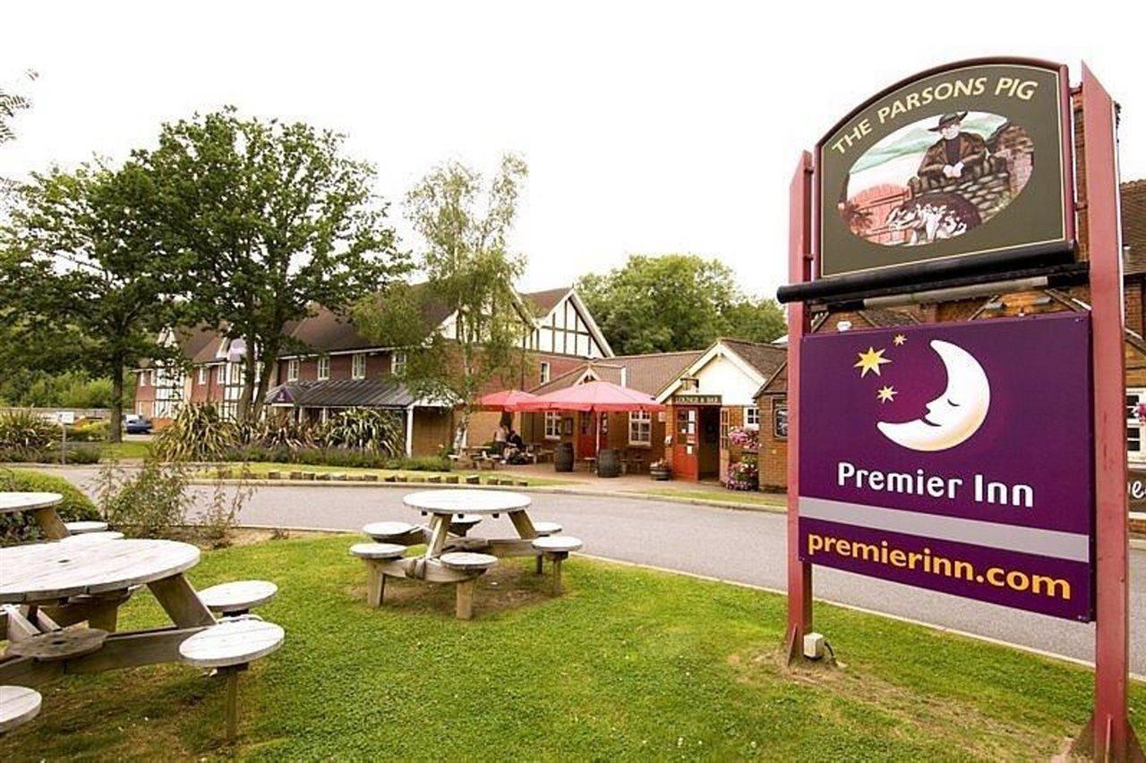 Premier Inn London Gatwick Airport East Crawley  Bagian luar foto