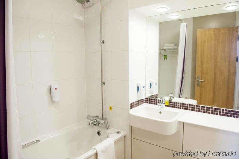 Premier Inn London Gatwick Airport East Crawley  Bagian luar foto