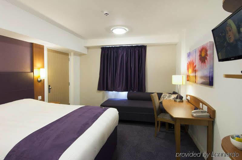 Premier Inn London Gatwick Airport East Crawley  Bagian luar foto